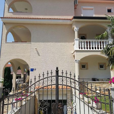 Apartments Rose Пореч Екстер'єр фото